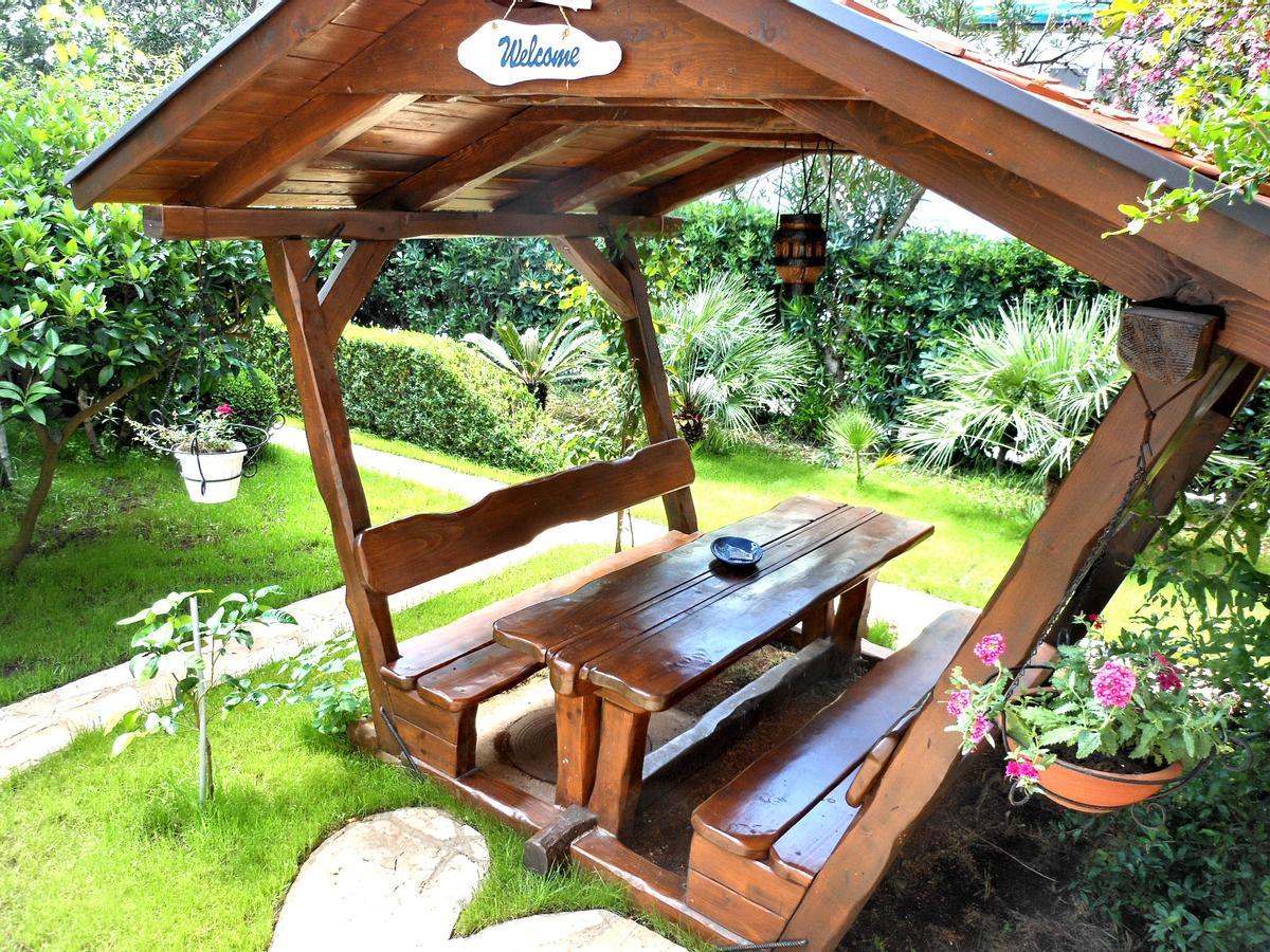 Apartments Maris Garden Petrovac Dış mekan fotoğraf