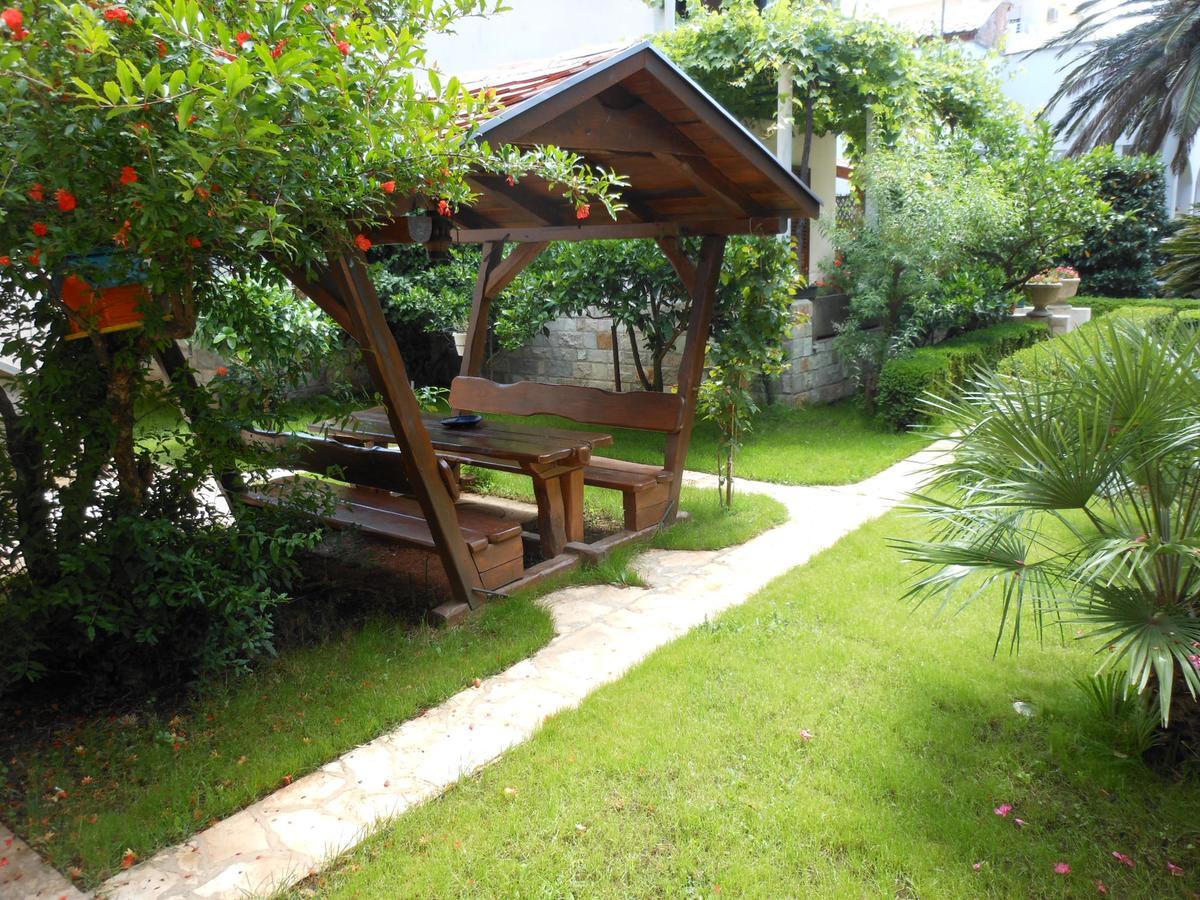 Apartments Maris Garden Petrovac Dış mekan fotoğraf